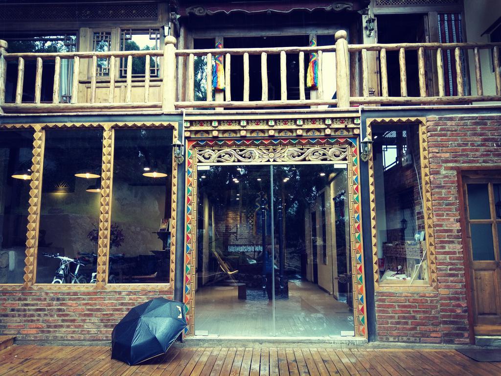 Shangri-La Mid - Mountain Homestay Exterior foto